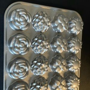 Nordic Ware Tea Cake Pan